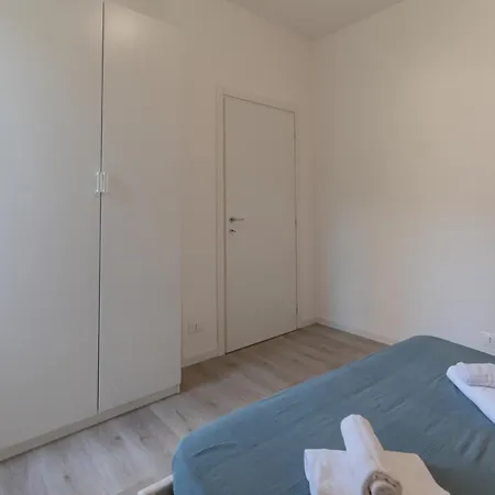 Apartment Quadrilocale Ospedale Civile 8 , 3 E Due Bagni Brescia