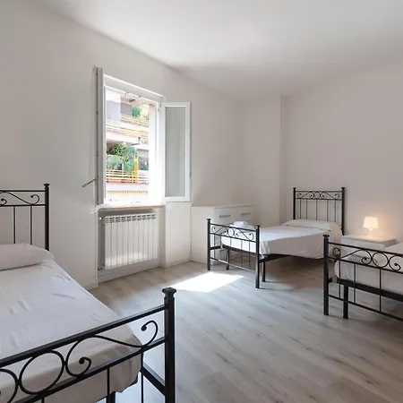 Quadrilocale Ospedale Civile 8 , 3 E Due Bagni Appartamento *