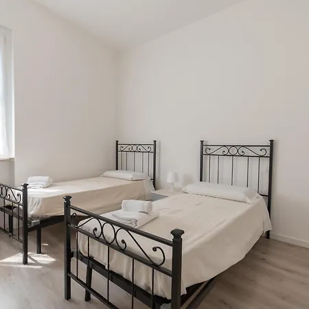 Apartment Quadrilocale Ospedale Civile 8 , 3 E Due Bagni Brescia