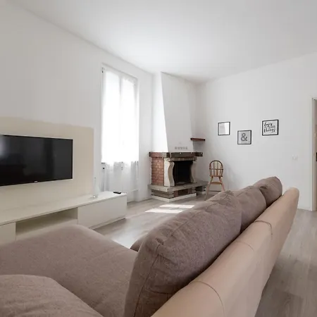 Apartment Quadrilocale Ospedale Civile 8 , 3 E Due Bagni Brescia