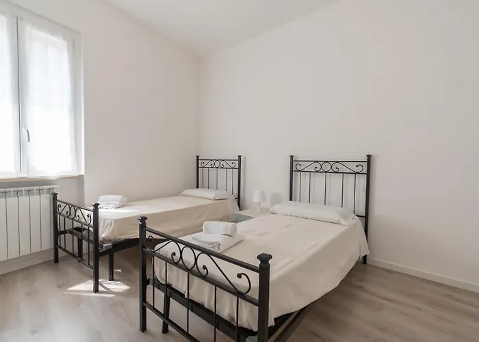 Apartment Quadrilocale Ospedale Civile 8 , 3 E Due Bagni Brescia