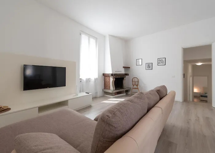 Apartment Quadrilocale Ospedale Civile 8 , 3 E Due Bagni Brescia