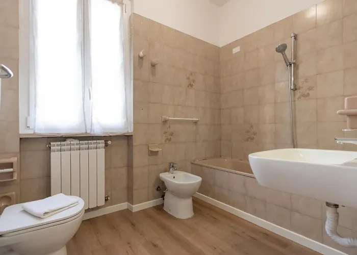 Apartment Quadrilocale Ospedale Civile 8 , 3 E Due Bagni